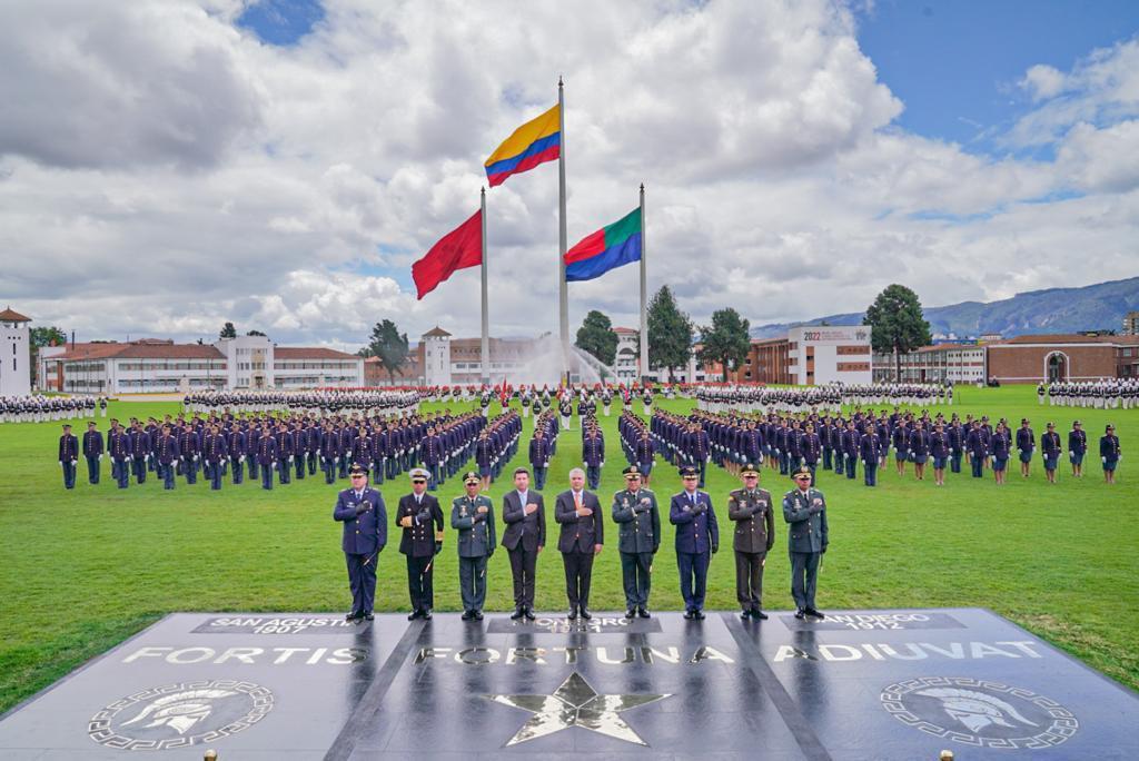 La Escuela Militar mejoró 92 puestos en las Pruebas SABER-PRO La Escuela Militar mejoró 92 puestos en las Pruebas SABER-PRO