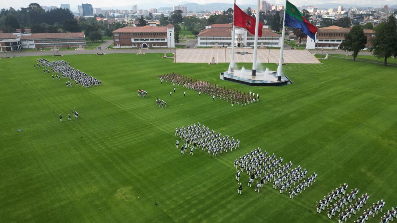 Transmisión de mando en la Escuela Militar de Cadetes General José María Córdova